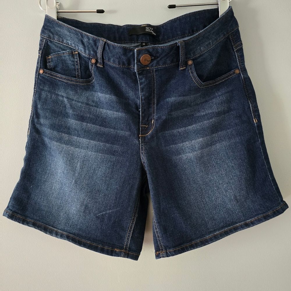 1822 Denim Super Soft High Tech Stretch Shorts Size 14